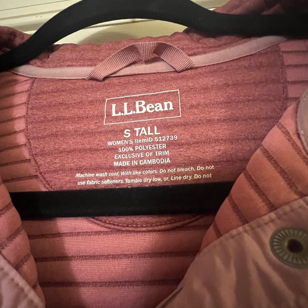 L.L Bean Women’s Arilight Knit Quilted 1/4 Button Pullover Mauve Color - Picture 5 of 6